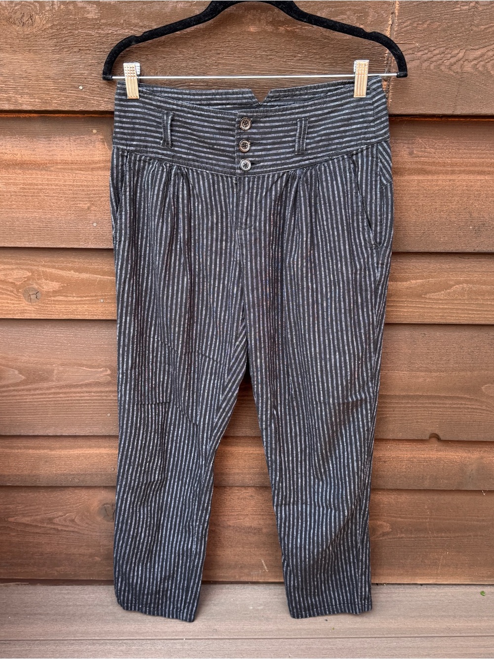 Sundance low waisted striped capris